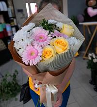 Букет цветов из:  Герберы, Розы и Хризантемы в Кулебаки