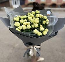 Букет Белые кустовые розы Солинеро в Кулебаки