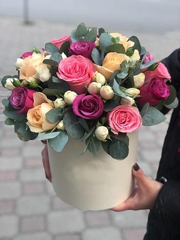 Цветочная композиция из Розы в шляпной коробке в Кулебаки